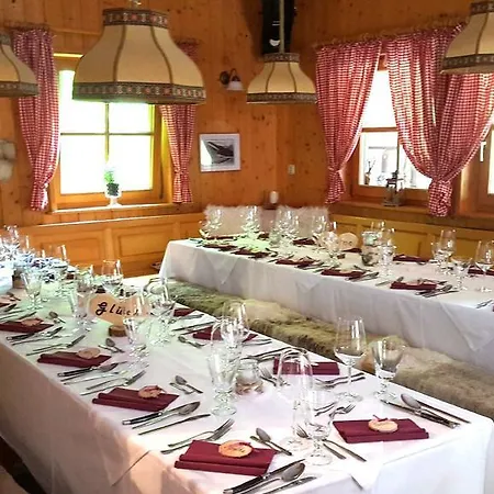 Tonihuette Lodge