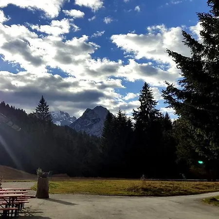 Tonihuette Lodge