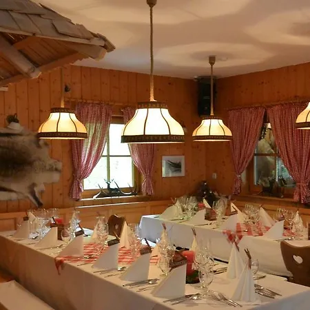 Tonihuette Lodge *
